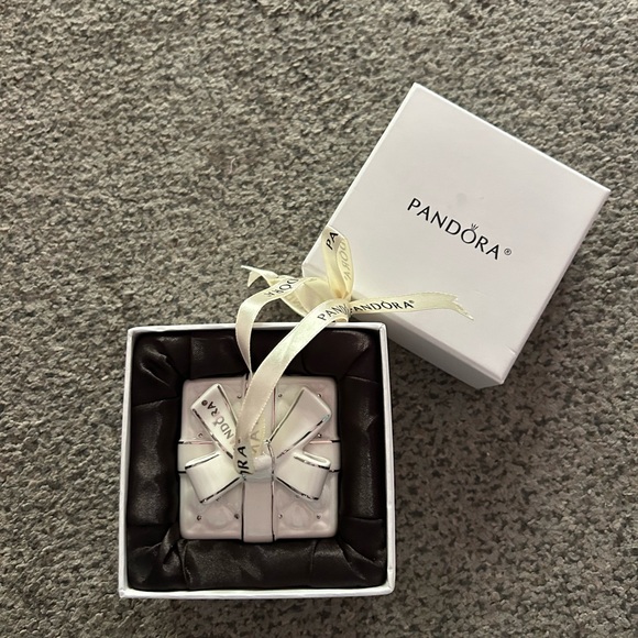 Pandora 🎁ornament NIB 2016 collectible - Picture 4 of 8